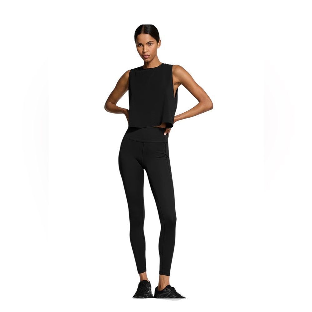 Like New Victoria's Secret Black Side Pocket Capri Leggings